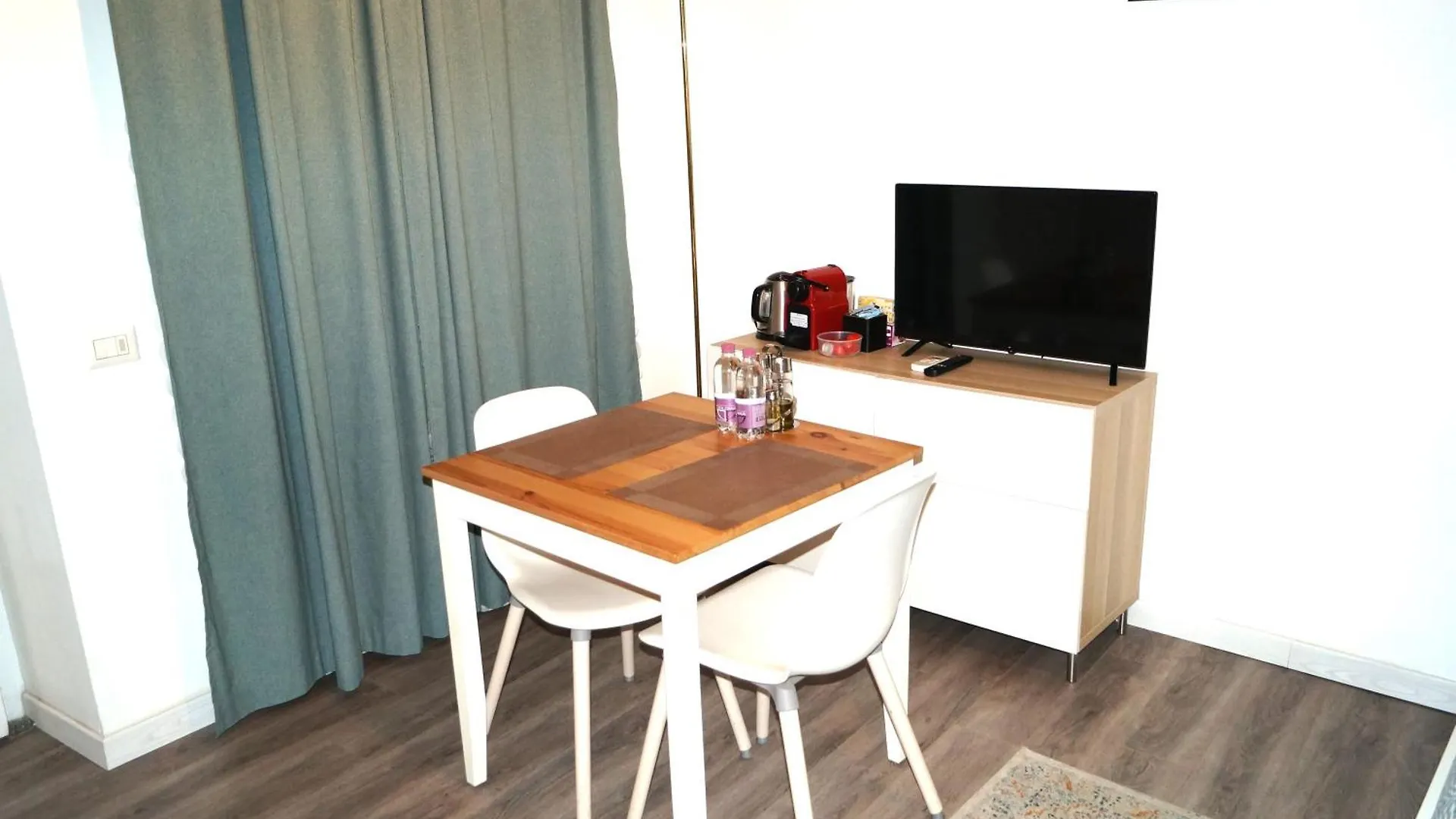 ミラノHouse Naviglio Quattroアパートメント 0*, ミラノ イタリア
